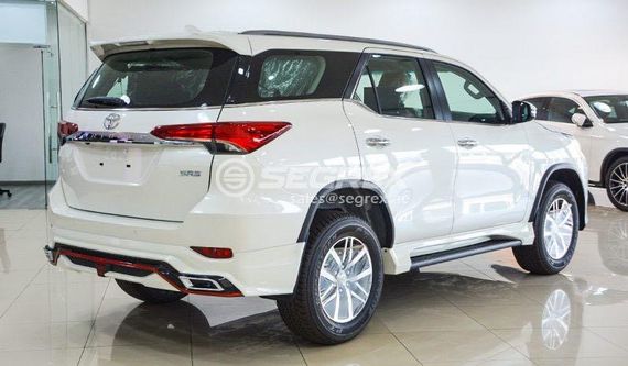 Комплект обвісів Lexus-TRD V2 для Toyota Fortuner 2015- рр | Зображення 4