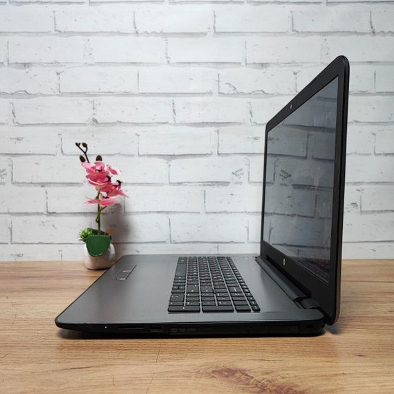 Ноутбук Б-класс HP 17-y020nd / 17.3" (1600x900) TN / AMD A8-7410 (4 ядра по 2.2 - 2.5 GHz) / 8 GB DDR3 / 256 GB SSD / AMD Radeon R5 Graphics / WebCam / DVD-ROM б/у | Зображення 5