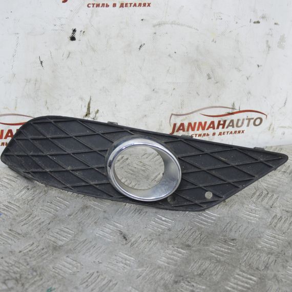 Решітка бампера передня ліва Mercedes W169 W245 2004-2011 Накладка бампера ліва Мерседес A1698852722