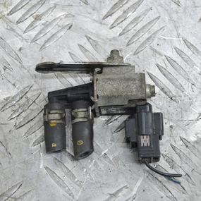 Клапан вентиляції газів паливного бака 1.8 / 2.0 16V Mazda 6 2002-2012 Вакуумний клапан Мазда 6 K5T48279