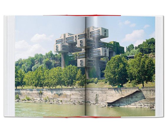 Книга Frederic Chaubin. CCCP. Cosmic Communist Constructions Photographed. 40th Ed. | Зображення 4
