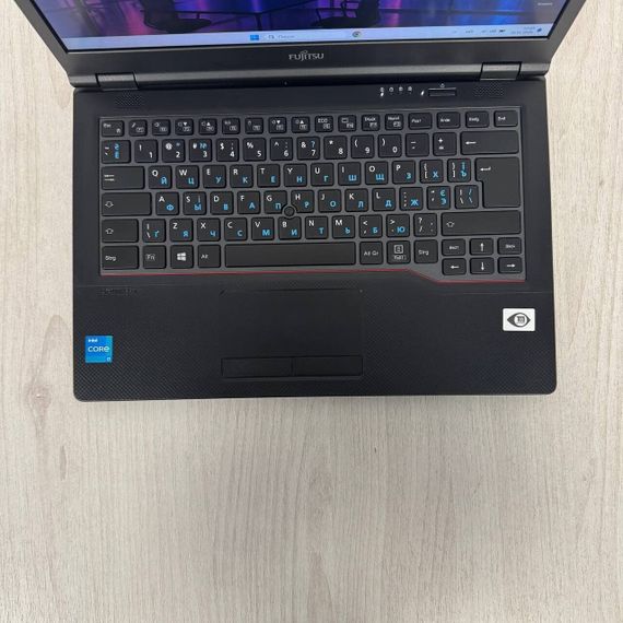 Ноутбук Fujitsu LifeBook E5411 / 14" (1920x1080) IPS / Intel Core i3-1115G4 (2 (4) ядра по 1.7 - 4.1 GHz) / 16 GB DDR4 / 256 GB SSD / Intel UHD Graphics / WebCam б/у | Зображення 2