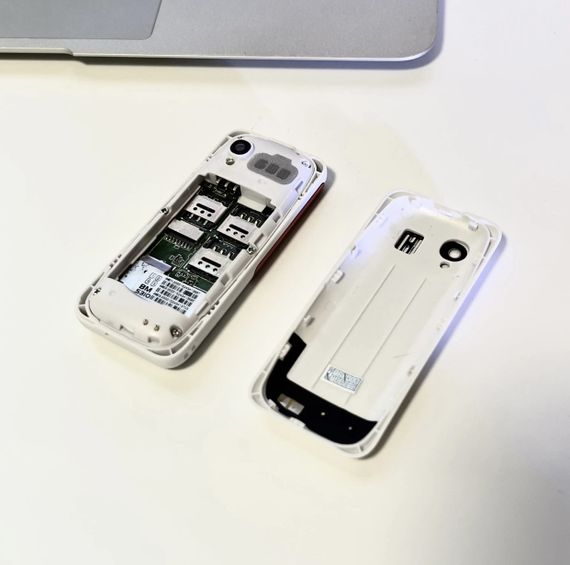 Мини мобильный телефон AIEK BM5310 3SIM Красный | Зображення 5