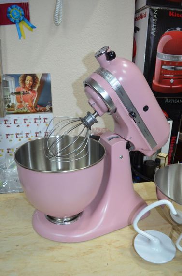 Планетарный миксер KitchenAid 5KSM150 ARTISAN, 4.83 л, розовый + розовая чаша | Зображення 1