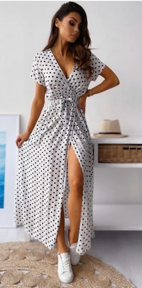 Женское летнее длинное платье в горох на запах софт PA293  цвет белый размер 42/44 (S) | Зображення 1