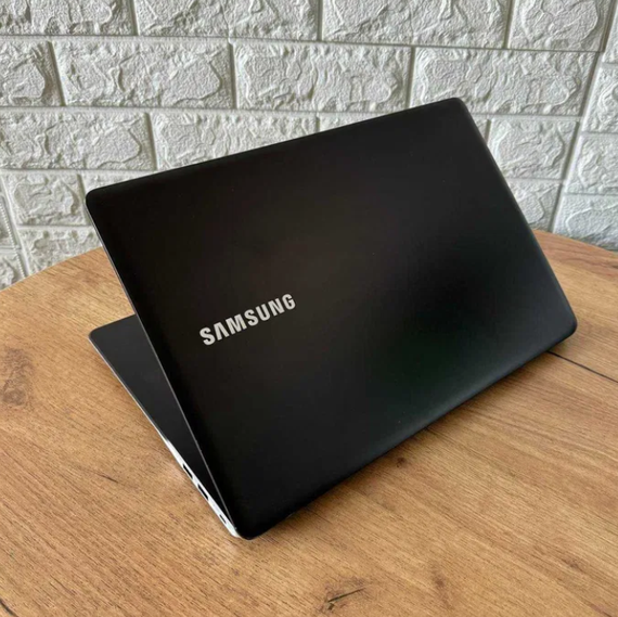 Ноутбук Сенсорний Samsung NP940 15.6" 4K IPS i7 6700HQ 16Gb SSD 512Gb GTX 950M Б/В | Зображення 6