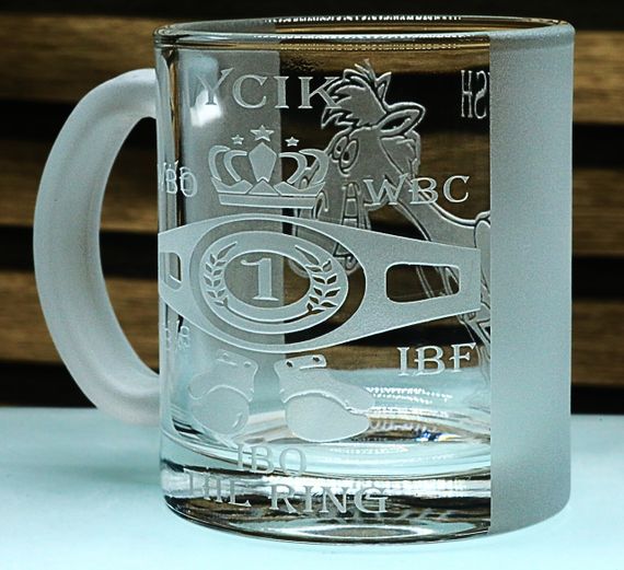 Скляна чашка 320 мл Усік Don’t push the horses подарунок для фаната боксу кухоль з гравіюванням | Зображення 1