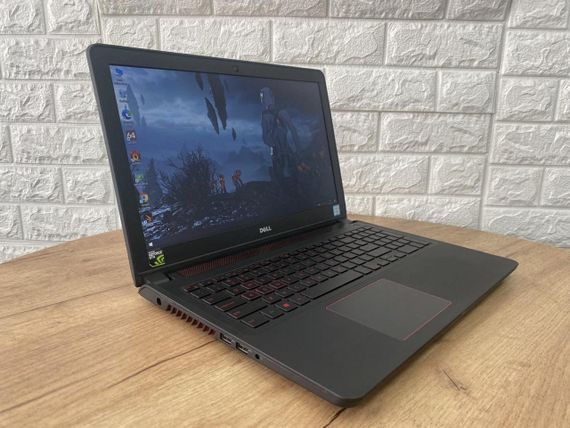 Ноутбук  Dell Inspiron 5577 15.6""FHD/IPS/i5 7300HQ/8Gb/HDD1Tb/GTX1050-4Gb | Зображення 1