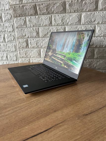 Игровой ультрабук Б-класс Dell XPS 7590 / 15.6" (1920x1080) IPS / Intel Core i7-9750H (6 (12) ядер по 2.6 - 4.5 GHz) / 16 GB DDR4 / 256 GB SSD M.2 / nVidia GeForce GTX 1650, 4 GB GDDR5, 128-bit / WebCam б/у | Зображення 4