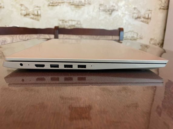 Ультрабук Lenovo IdeaPad 3 15IIL05 / 15.6" (1920x1080) IPS / Intel Core i3-1005G1 (2 (4) ядра по 1.2 - 3.4 GHz) / 12 GB DDR4 / 256 GB SSD / Intel UHD Graphics / WebCam б/в | Зображення 4
