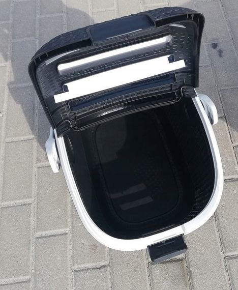 Кошик-переноска для тварин Curver 00616, пластикова, з ручкою та вентиляцією, чорна | Зображення 3