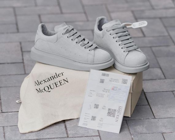 Кросівки замшеві Alexander McQueen Light Grey / Маквіни замшеві cвітло сірі з сірою підошвою | Зображення 3