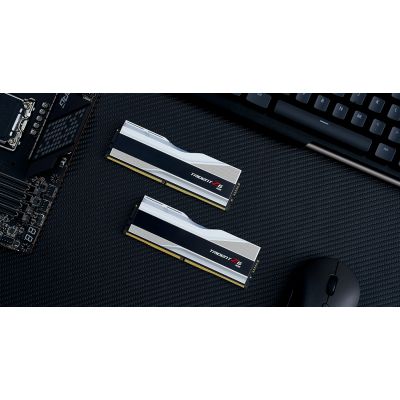 Модуль памяти для компьютера DDR5 32GB (2x16GB) 6000 MHz Trident Z5 RGB Silver G.Skill (F5-6000J3636F16GX2-TZ5RS) | Зображення 6