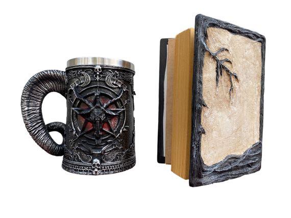 Подарунковий набір Кухоль 3D Стародавні Боги та Блокнот 3D «Тінь Ворона» | Зображення 1