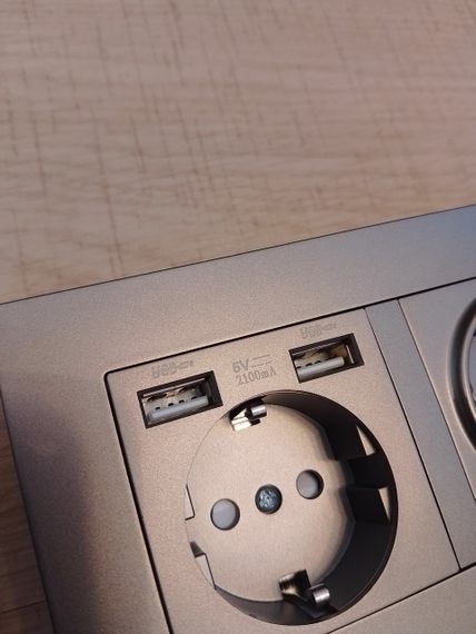 Внутрішня розетка подвійна з USB 250 В/16 А | Зображення 1