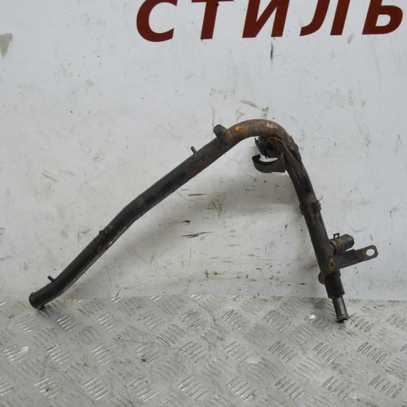 Патрубок системи охолодження 2.5 TDI Volkswagen T4 1990-2003 Трубка охолоджувальної рідини Фольксваген 074121065AG
