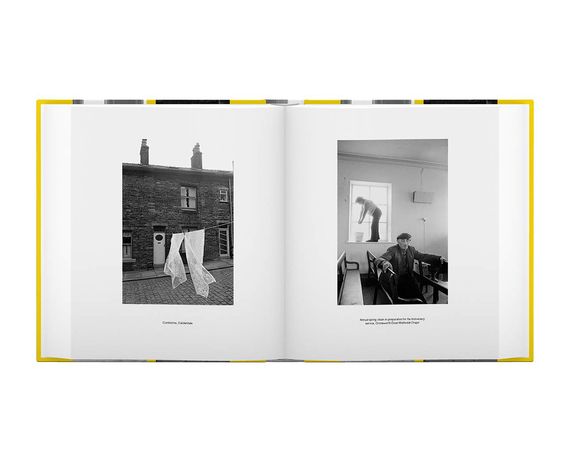 Книга для фотографов фото Мартина Парра Martin Parr "The Non-Conformists" фотоискусство книги с иллюстрациями | Зображення 3