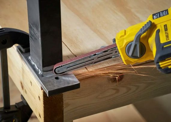 Шліфмашина стрічкова-напилок акумуляторна Stanley FATMAX без АКБ та ЗП SFMCE210B | Зображення 2