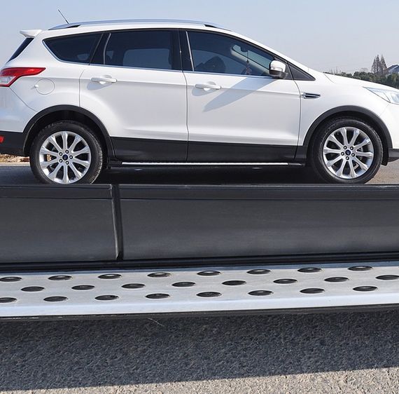 Боковые пороги OEM-V2 (2 шт., алюминий) для Ford Kuga/Escape 2013-2019 гг | Зображення 1