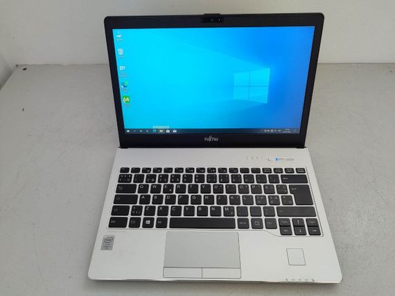 Ультрабук Fujitsu LifeBook S935 / 13.3" (1920x1080) IPS / Intel Core i7-5600U (2 (4) ядра 2.6 - 3.2 GHz) / 8 GB DDR3 / 128 GB SSD / Intel HD Graphics 5500 / WebCam / VGA / АКБ не тримає заряд б/в | Зображення 1