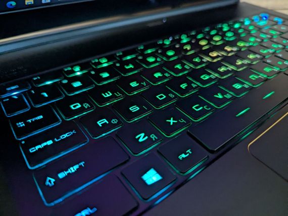 Ігровий ноутбук Б-клас MSI GS65 Stealth 9SE / 15.6" (1920x1080) IPS / Intel Core i7-9750H (6 (12) ядер по 2.6 - 4.5 GHz) / 16 GB DDR4 / 512 GB SSD / nVidia GeForce RTX 2060, 6 GB GDDR6, 192-bit / WebCam / Windows 10 б/в + Подарунок Бездротова миша | Зображення 5