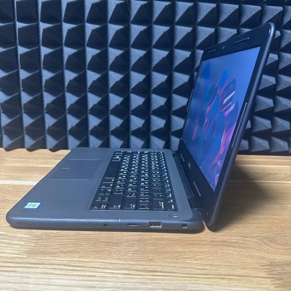 Ноутбук Dell Latitude 3310 / 13.3" (1366x768) TN / Intel Core i3-8145U (2 (4) ядра по 2.1 - 3.9 GHz) / 8 GB DDR4 / 128 GB SSD / Intel UHD Graphics / WebCam б/у | Зображення 3