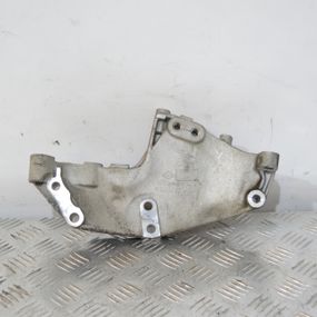 Кронштейн кріплення двигуна 2.0 DCI Renault Trafic 2001-2014 Лапа опора мотора Рено Трафік 8200741758