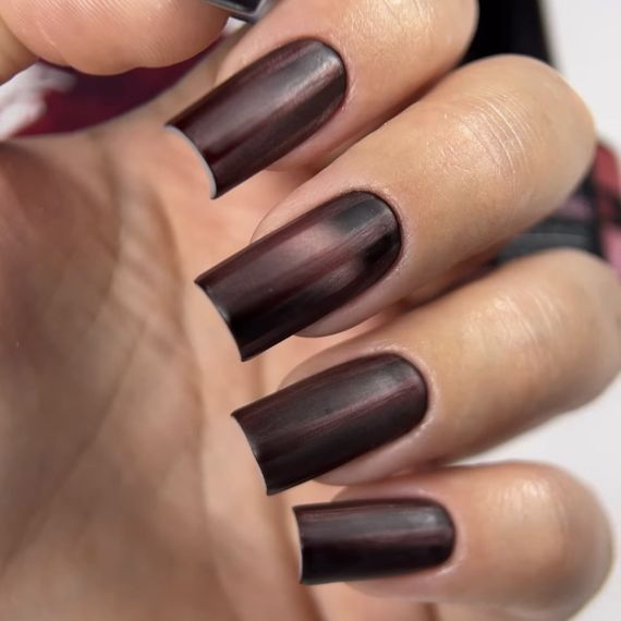 Гель-лак Crooz Wine Cat 5 (глибокий рубіновий із легким металевим блиском) 8мл