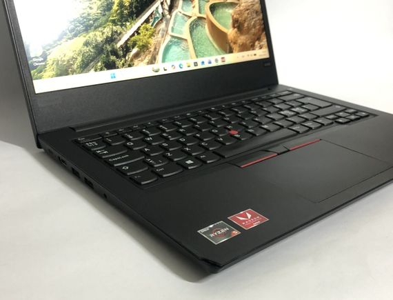 Ноутбук Б-клас Lenovo ThinkPad E495 / 14" (1920x1080) IPS / AMD Ryzen 5 3500U (4 (8) ядра по 2.1 - 3.7 GHz) / 8 GB DDR4 / 256 GB SSD / AMD Radeon Vega 8 Graphics / WebCam б/в + Подарунок Флеш-накопичувач Kingston DataTraveler Exodia S 64GB | Зображення 9