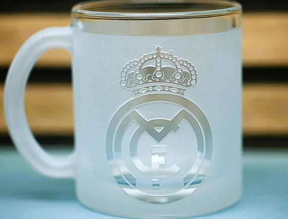 Скляна чашка 320 мл Реал Мадрид Real Madrid з гравіюванням подарунок для фаната  футбольна кружка