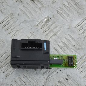 Блок керування склопідйомником задніх правих дверей Renault Laguna III 2007-2015 Рено Лагуна 3 970092104