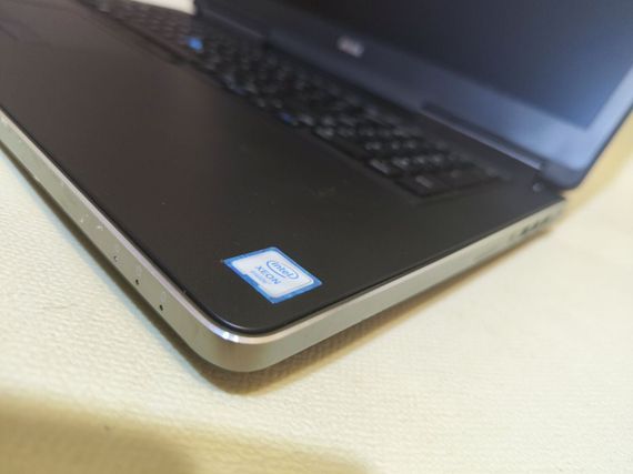 Мобильная рабочая станция Dell Precision 7710 / 17.3" (1920x1080) IPS / Intel Xeon E3-1505M v5 (4 (8) ядра по 2.8 - 3.7 GHz) / 16 GB DDR4 / 256 GB SSD / nVidia Quadro M3000M, 4 GB GDDR5, 256-bit / WebCam б/у | Зображення 3