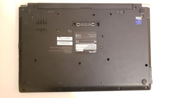Ноутбук Б-клас Toshiba Tecra Z50-C / 15.6" (1920x1080) IPS / Intel Core i7-6600U (2 (4) ядра по 2.6 - 3.4 GHz) / 16 GB DDR4 / 512 GB SSD / nVidia GeForce GT 930M, 2 GB GDDR3, 64-bit / WebCam б/в | Зображення 7