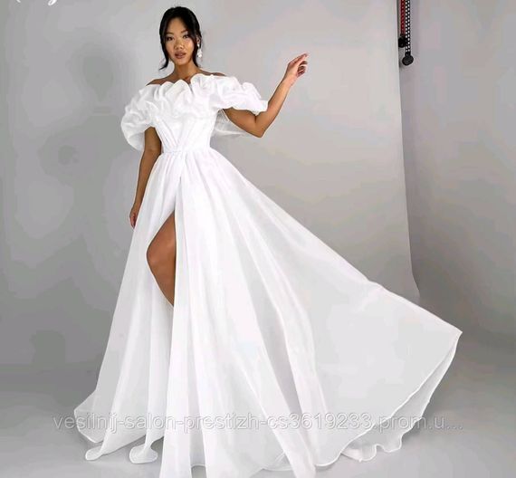 Весільна сукня з органзи