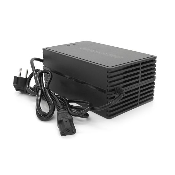 Зарядний пристрій для акумуляторів Li-ion 60V(71,4V),17S,10A,750W, індикація, 220х122х86mm, 1.5kg