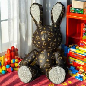 Игрушка мягкая Заяц кожаный со стразами 40см Коричневый