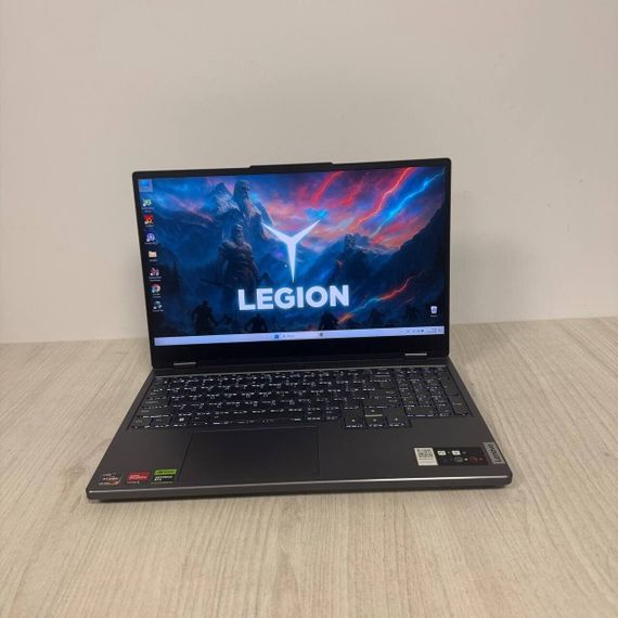 Игровой ноутбук Б-класс Lenovo Legion 5 15ARP8 / 15.6" (2560x1440) IPS / AMD Ryzen 7 7735HS (8 (16) ядер 3.2 - 4.75 GHz) / 16 GB DDR5 / 512 GB SSD / nVidia GeForce RTX 4060, 8 GB GDDR6, 128-bit / WebCam б/у | Зображення 1
