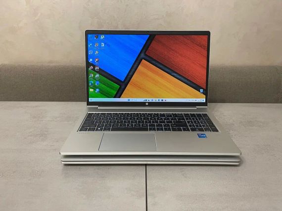 Ультрабук HP ProBook 650 G8 / 15.6" (1920x1080) IPS / Intel Core i5-1135G7 (4 (8) ядра по 2.4 - 4.2 GHz) / 16 GB DDR4 / 256 GB SSD M.2 / Intel Iris Xe Graphics / WebCam / HDMI б/в | Зображення 1