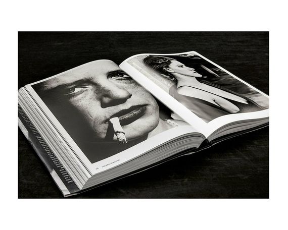 Хельмут Ньютон книга с фотографиями Helmut Newton. Legacy подарочные книги для фотографов по фотографии | Зображення 2
