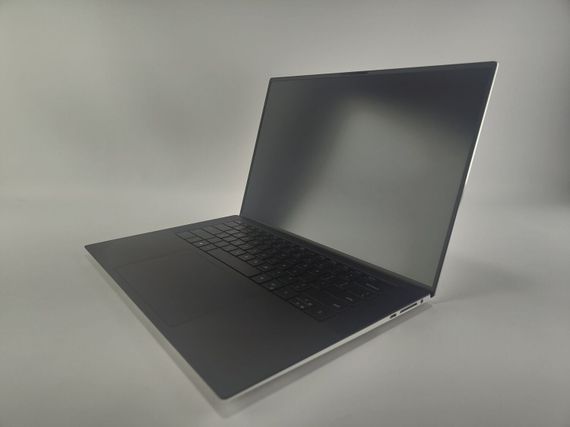 Мобильная рабочая станция Dell XPS 15 9500 / 15.6" (1920x1080) IPS / Intel Core i7-10750H (6 (12) ядра по 2.6 - 5.0 GHz) / 16 GB DDR4 / 240 GB SSD / nVidia GeForce GTX 1650 Ti, 4 GB GDDR6, 128-bit / WebCam б/у | Зображення 1