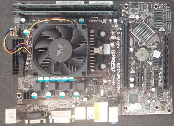 Комплект: Материнская плата ASRock FM2A75M-DGS / AMD A4-4000 (2 ядра по 3.0 - 3.2 GHz) / FM2 / 16 GB DDR3 / AMD Radeon HD 7480D + Кулер б/у | Зображення 3