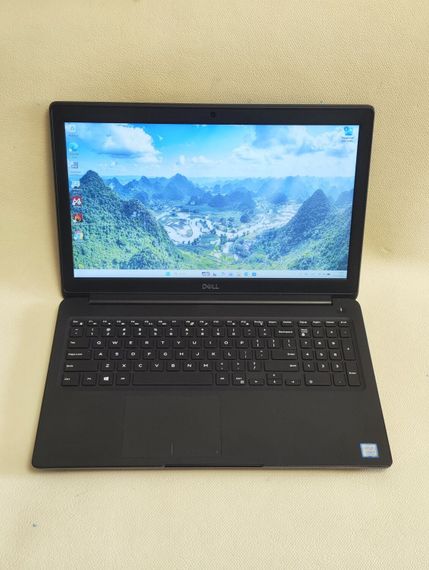 Ноутбук Dell Latitude 3500 / 15.6" (1920x1080) TN / Intel Core i5-8265U (4 (8) ядра по 1.6 - 3.9 GHz) / 8 GB DDR4 / 256 GB SSD / Intel UHD Graphics 620 / WebCam б/в | Зображення 1