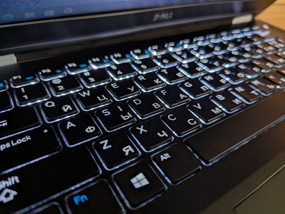 Нетбук Б-клас Dell Latitude E7270 / 12.5" (1366x768) TN / Intel Core i5-6300U (2 (4) ядра по 2.4 - 3.0 GHz) / 8 GB DDR4 / 240 GB SSD / Intel HD Graphics 520 / WebCam / HDMI / Windows 10 б/в | Зображення 6