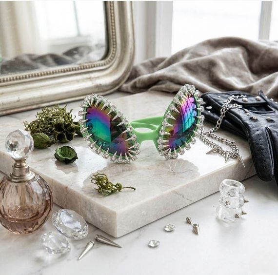 Окуляри декоративні «Diamond Thorn» з шипами та стразами для фотосесій та вечірок (Зелені) | Зображення 1