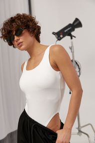 Жіноче однотонне трикотажне боді - молочний цвет, ONE SIZE (є розміри)