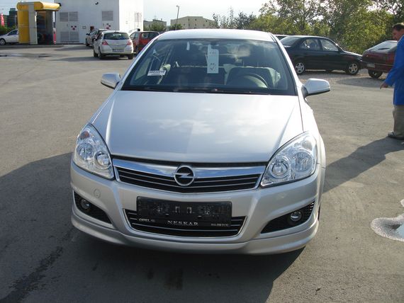 Передня нижня накладка Sedan (під фарбування) для Opel Astra H 2004-2013рр | Зображення 2