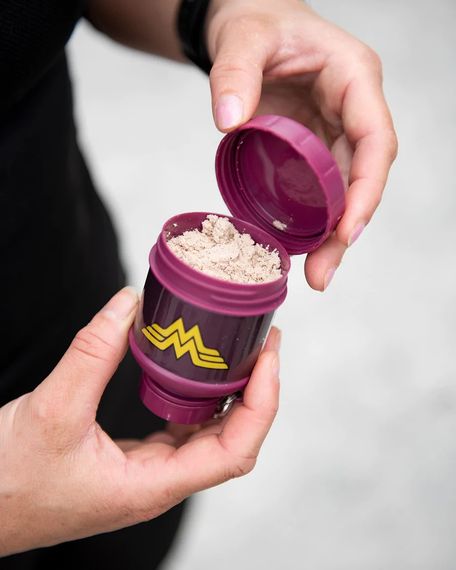 Контейнер Smartshake Whey2Go Funnel Pillbox 110ml DC Wonderwoman | Зображення 1