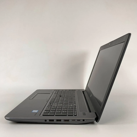Мобильная рабочая станция Б-класс HP ZBook 15 G4 / 15.6" (1920x1080) IPS / Intel Core i7-7820HQ (4 (8) ядра по 2.9 - 3.9 GHz) / 16 GB DDR4 / 512 GB SSD / nVidia Quadro M2200, 4 GB GDDR5, 128-bit / WebCam / Fingerprint б/у + Подарок Беспроводная мышь / USB | Зображення 4