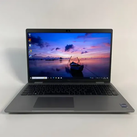 Ультрабук Dell Latitude 5530 / 15.6" (1920x1080) IPS / Intel Core i5-1245U (10 (12) ядер по 1.2 - 4.4 GHz) / 16 GB DDR4 / 256 GB SSD / Intel Iris Xe Graphics / WebCam / HDMI б/в | Зображення 1
