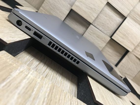 Ультрабук Б-класс Dell Latitude 5410 / 14" (1920x1080) IPS Touch / Intel Core i5-10210U (4 (8) ядра по 1.6 - 4.2 GHz) / 8 GB DDR4 / 256 GB SSD M.2 / Intel UHD Graphics / WebCam / USB 3.1 / HDMI / Windows 10 б/у | Зображення 4